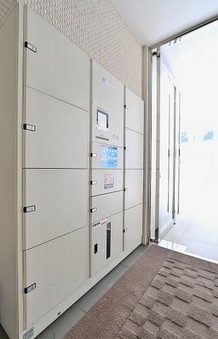 1人暮らしの味方、宅配BOXもあります