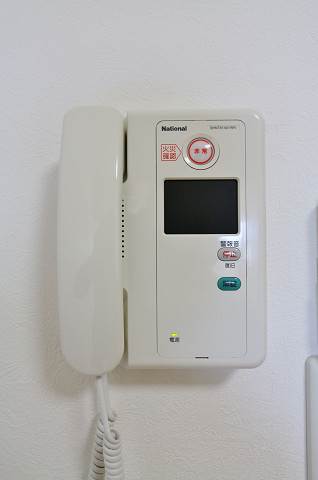 モニターフォンで女性一人でも安心ですね