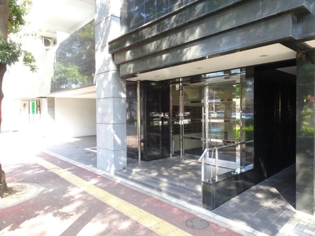 入りやすいエントランスですね