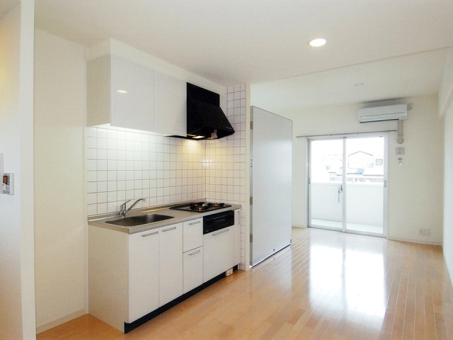 ３口コンロのワイドなキッチンで調理もはかどります