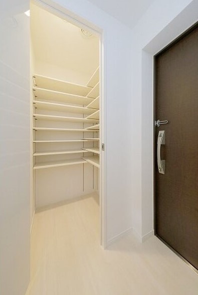 大きな収納で玄関周りもスッキリ