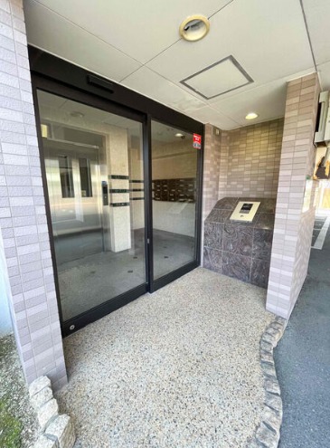 綺麗なエントランスですね