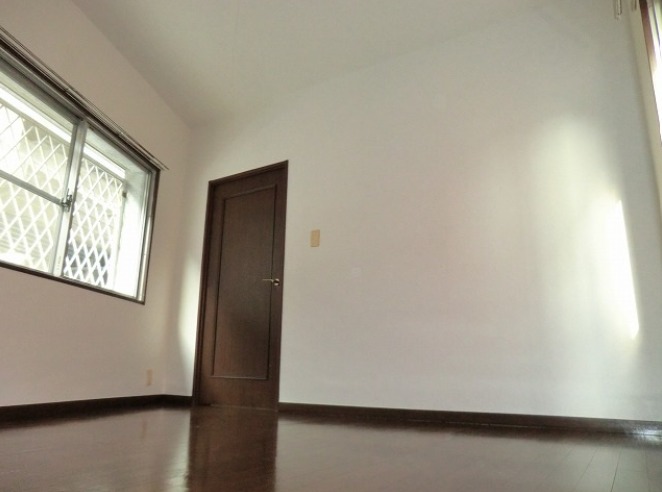 こちらは寝室にいかがですけ