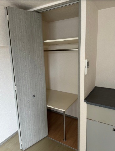 奥行きのあるクローゼットですね