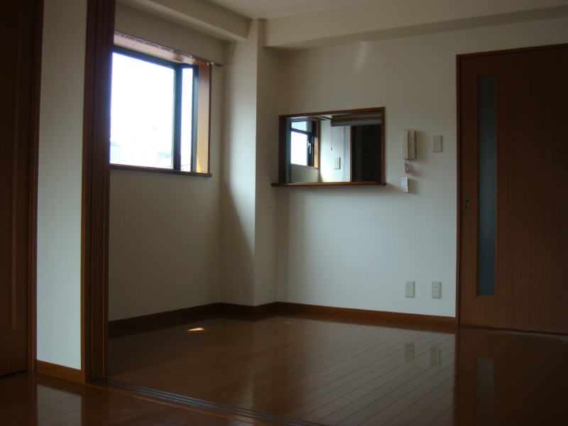 窓が多くて暖かい毎日を過ごせそうですね。