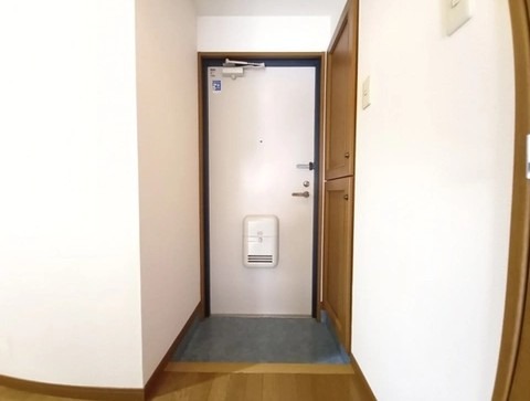 玄関はこんな感じです。