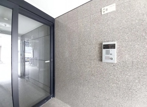 オートロック付きで安心です。