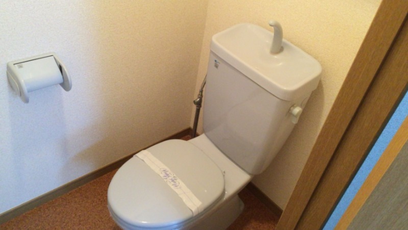 風呂トイレ別です。