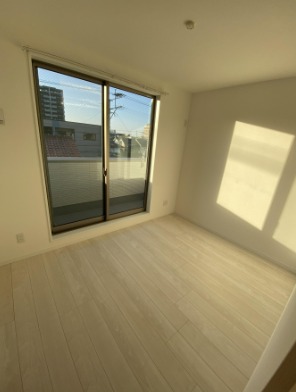 こちらは寝室にぴったりの洋室です