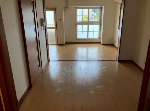 日当たりのいいリビングですね。