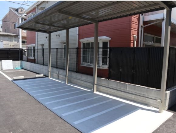 屋根付き駐輪場です