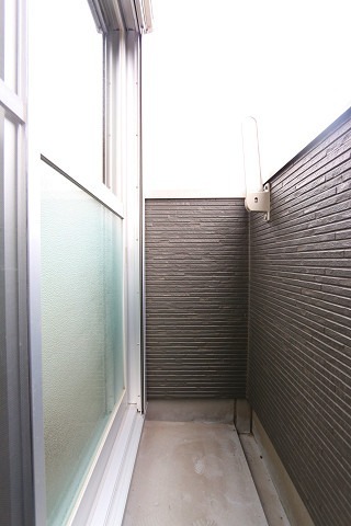 天気のいい日はこちらで洗濯物を干せます