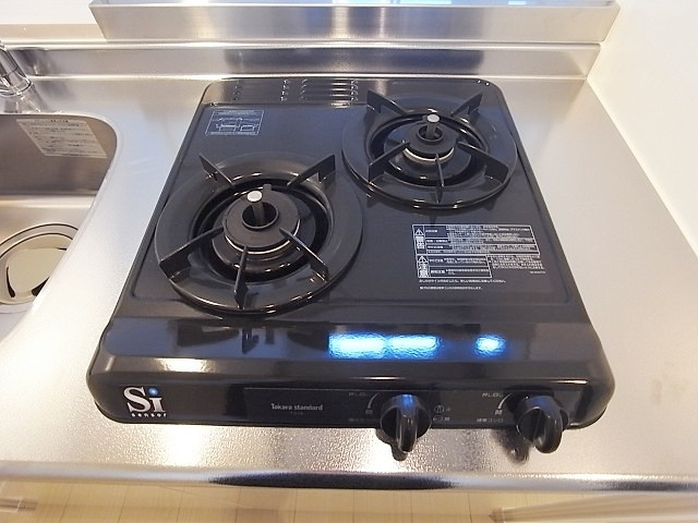 ２口コンロ付で料理の腕も上がりそうですね