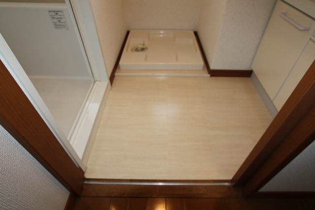 ゆっくり着替えることが出来る脱衣スペース