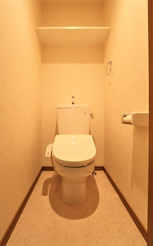 ウォシュレット完備。