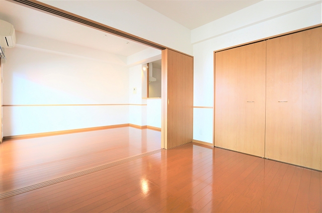 フローリングで綺麗の部屋です。