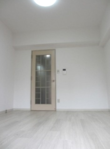 明るい雰囲気のお部屋で日々の暮らしも明るくなりそうですね