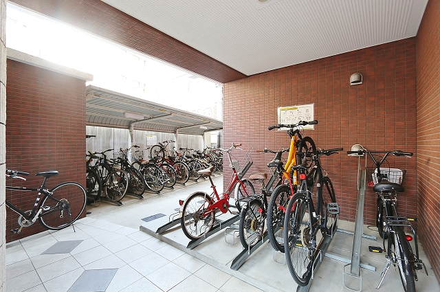 広々とした駐輪場