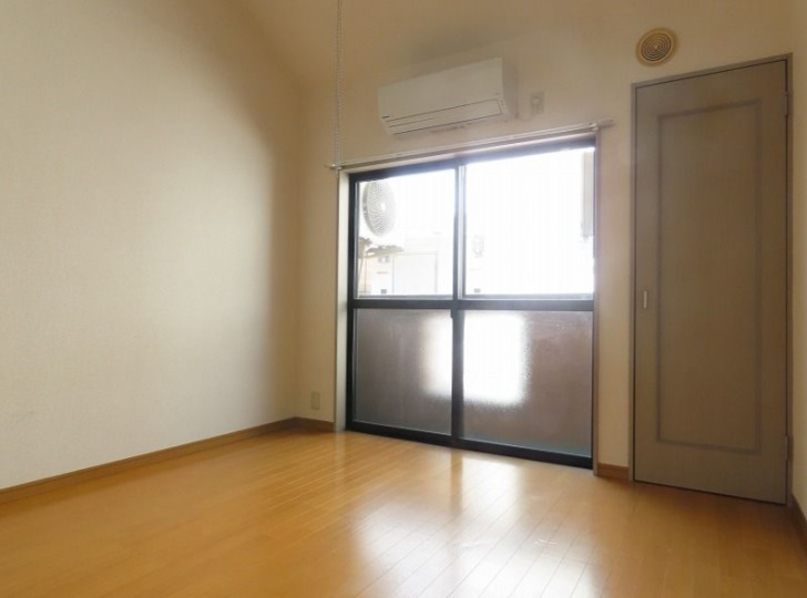 エアコン完備で年中快適に過ごせます