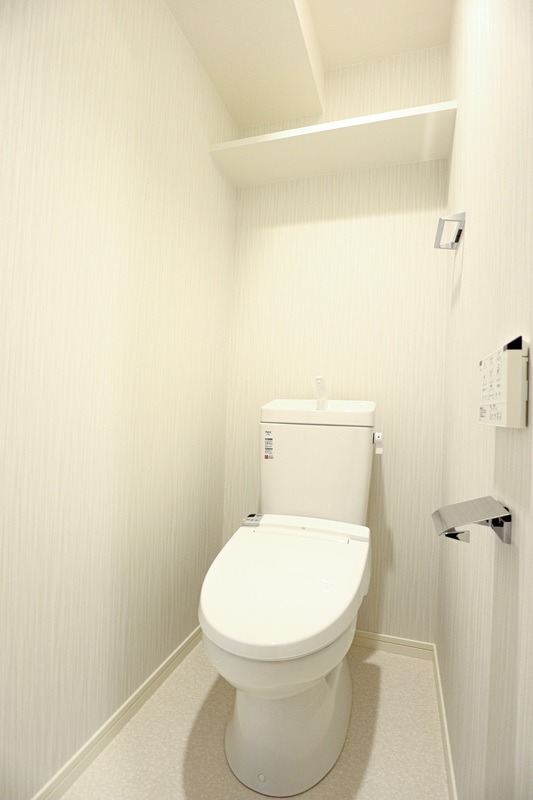 清潔感のあるトイレですね