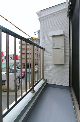 天気のいい日はこちらで洗濯物を干せます