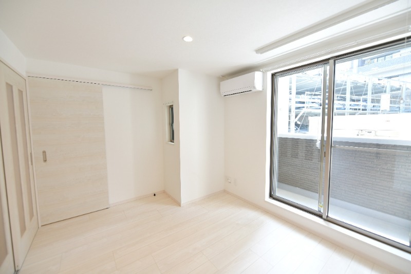 こちらは寝室にいかがでしょうか