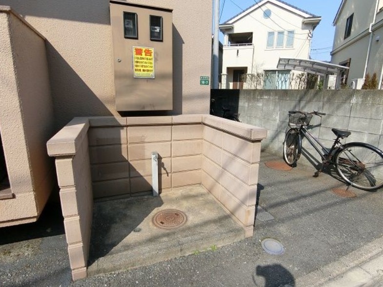 ごみ置き場はこちらです。