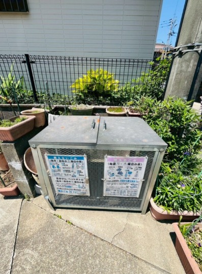 ごみ置き場はこちらになります。