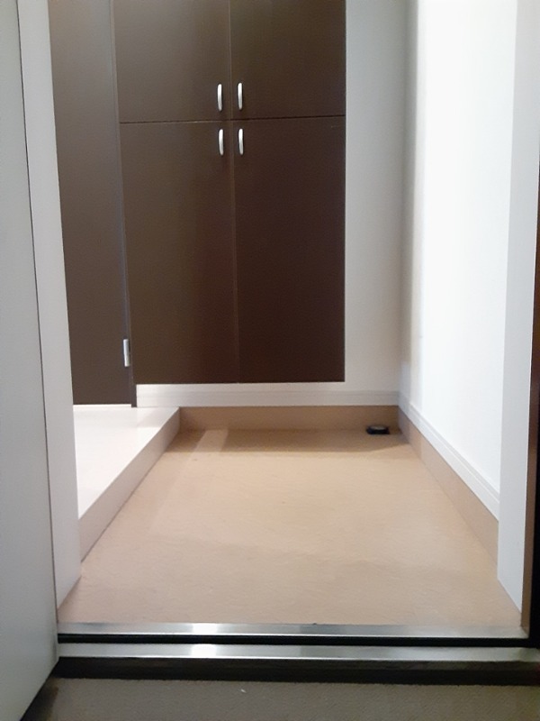 広々玄関でお出迎え