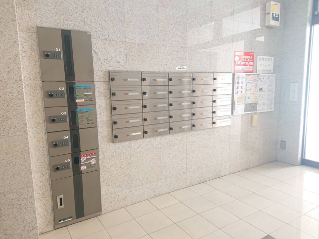 不在のときに嬉しい宅配ボックス完備