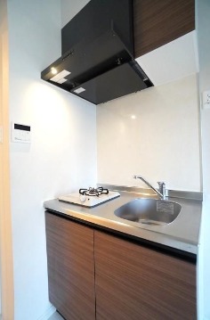 綺麗なキッチンで料理スタート！