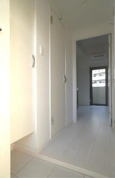 玄関も十分な広さです