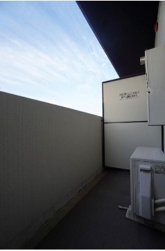 天気のいい日はこちらで洗濯物を干せます