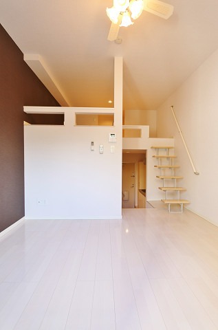 オシャレなメゾネットタイプです