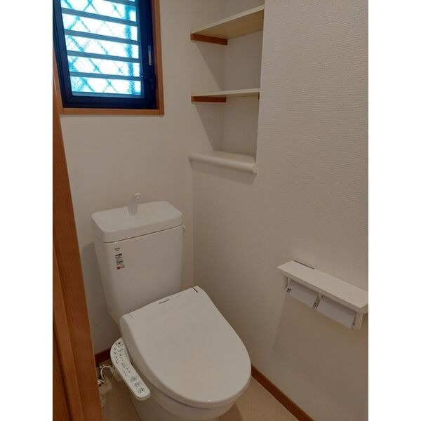 ウォシュレット完備。