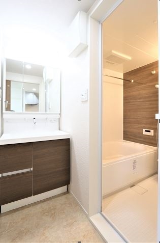 清潔感のある綺麗な水周りですね