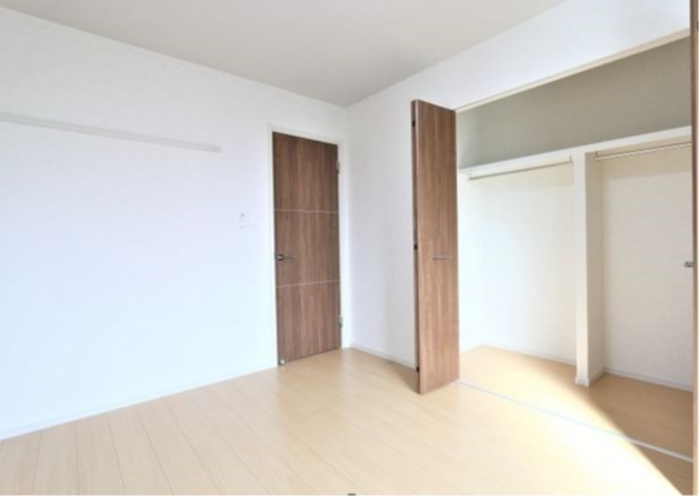 クローゼットも各部屋にございます