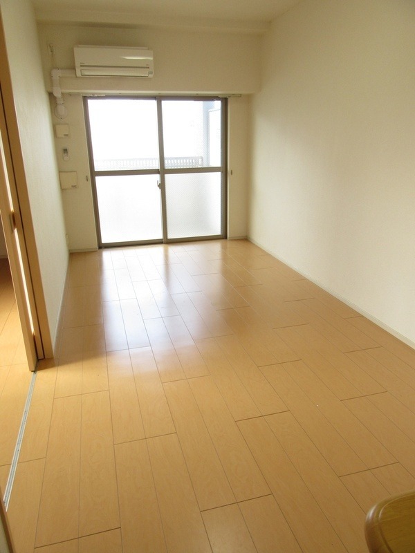 家具の配置に困らない間取りです