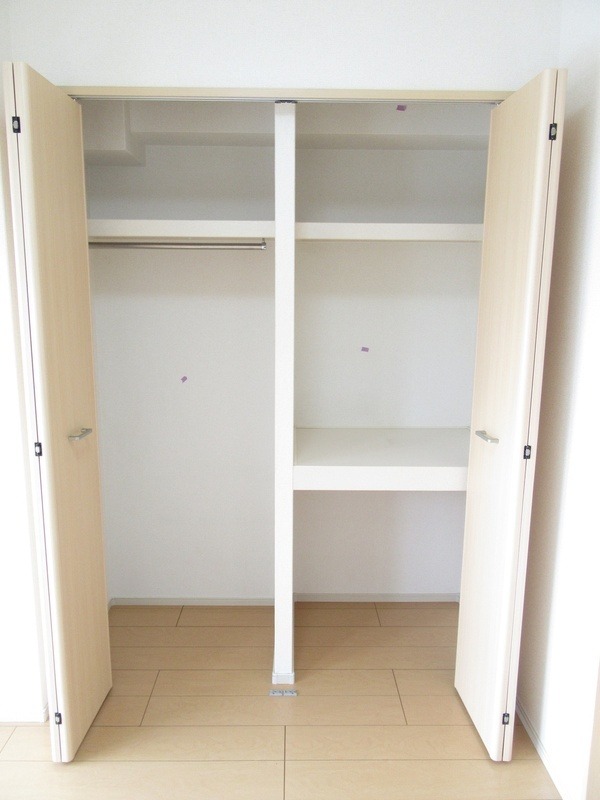 たっぷり収納可能なクローゼットです