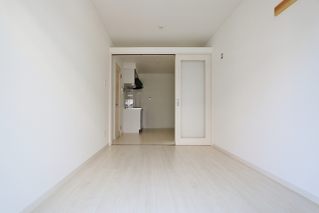 家具の配置がしやすいリビングですね