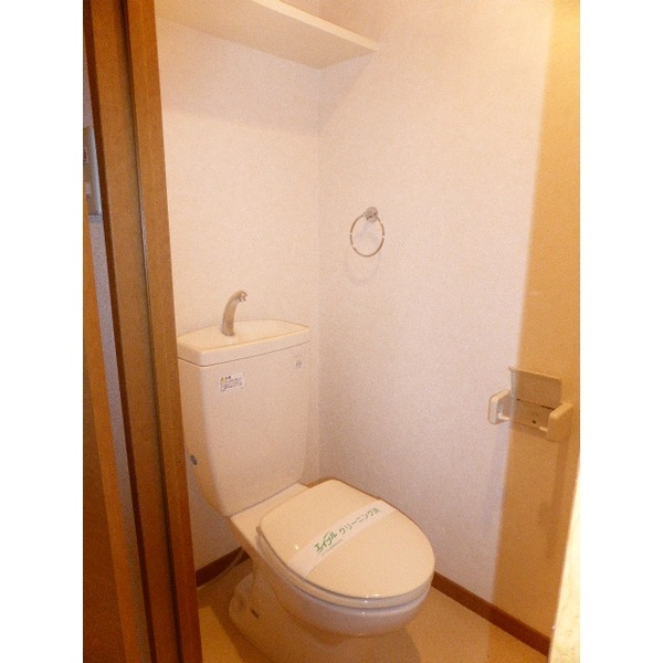 清潔感のあるトイレです