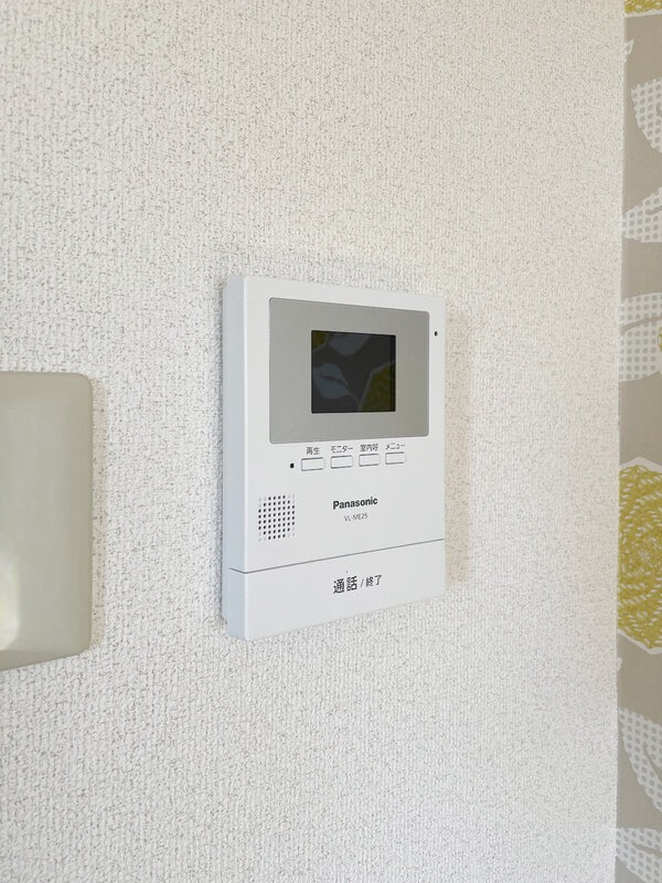 モニター付きインターホンで安心です