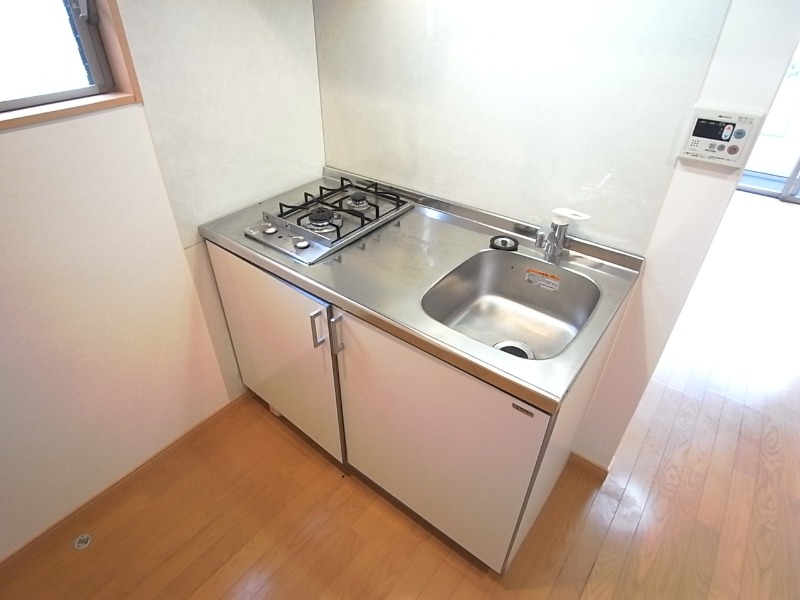 ガスコンロ設置済みのシステムキッチン付きです