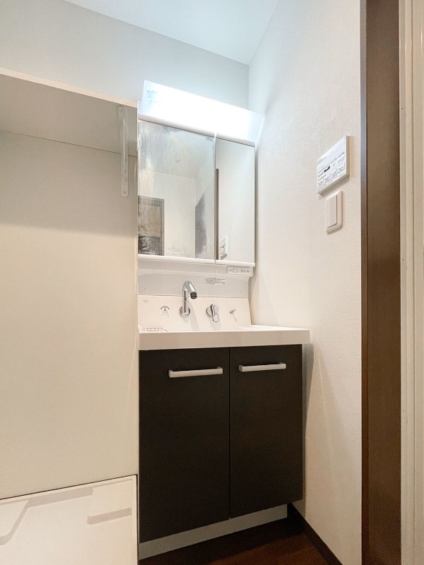 お出かけ前の身支度はこちらにて