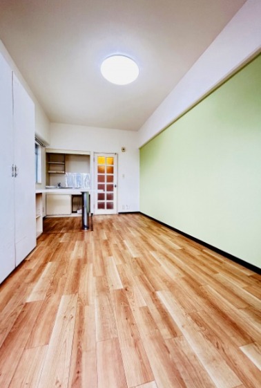 9帖ある洋室です