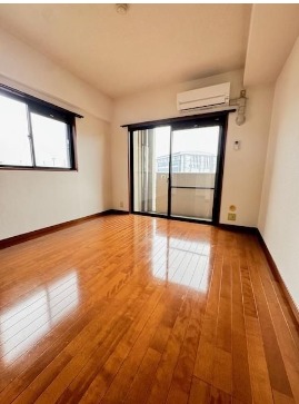 角部屋なので採光面が多く明るいです