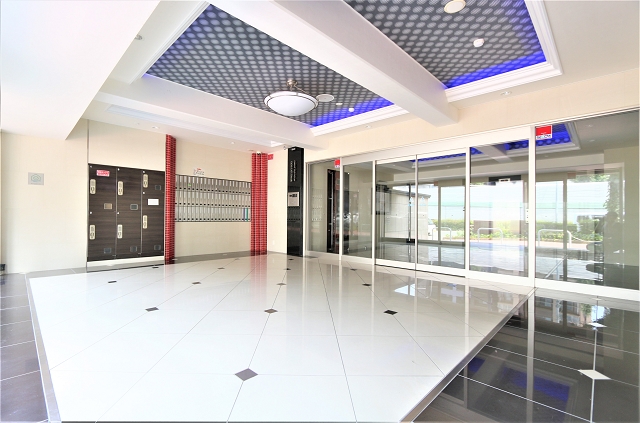 広々空間でオシャレなロビーです