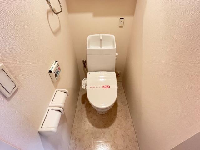 温水便座付きです。