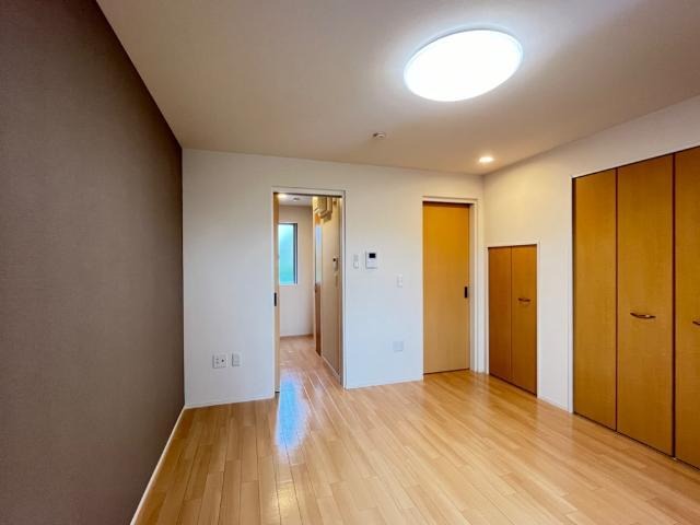 こちらは寝室にいかがでしょうか