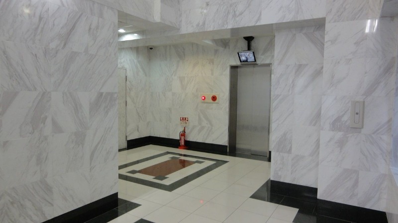 エントランスには防犯カメラ付きです